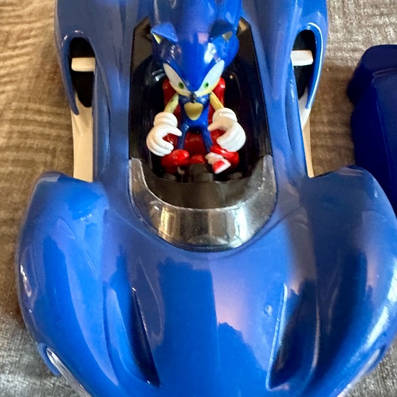 NKOK Team Sonic Racing 2.4Ghz Remote Controlled Car with Turbo Boost. - Picture 4 of 7